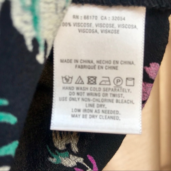 Maeve Short Flutter Sleeve V-Neck Choker Dark Floral Blouse/ Size S - Picture 7 of 7